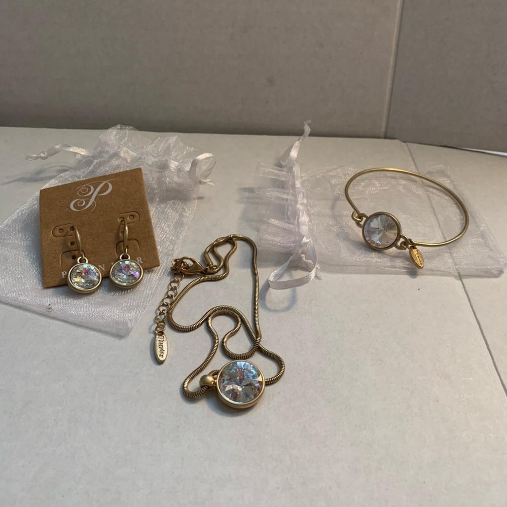 Plunder necklace, bracelet, earrings set.